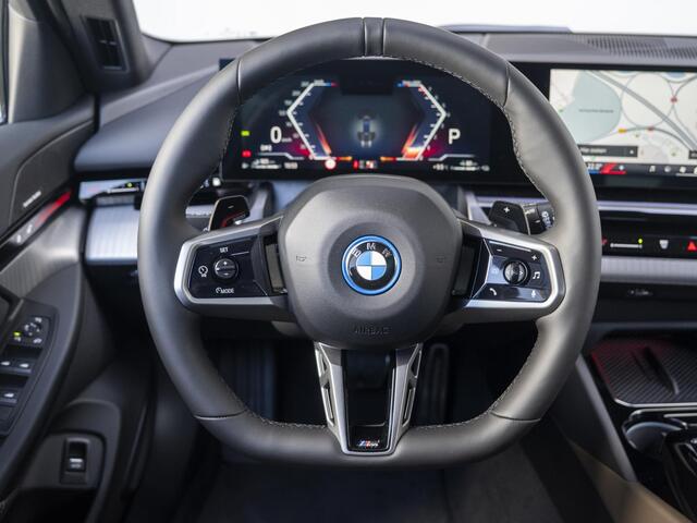 BMW 5-SERIE Touring 530e | M Sportpakket | Travel Pack | Verwarmd Stuurwiel | Harman-Kardon | Elektrisch Verwarmde Voorstoelen | 20''