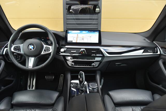 BMW 5-SERIE Touring 530d High Executive Edition * M Sportpakket * Laser * Panorama dak * Comfort stoelen * Sfeerverlichting *