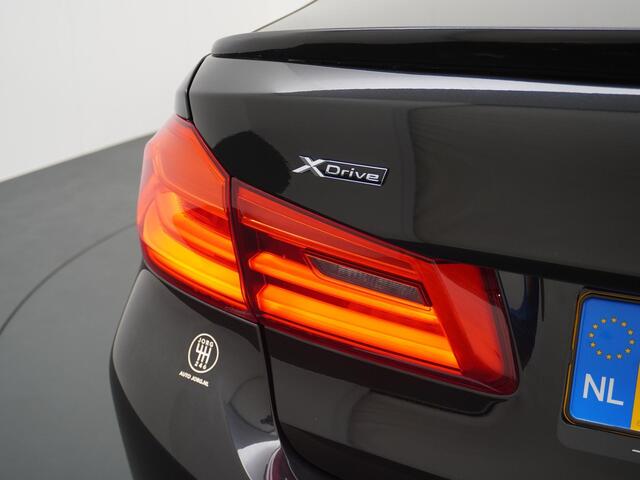 BMW 5-SERIE 540i xDrive High Executive Schuifdak Trekhaak Bowers Wilkins HUD Softclose