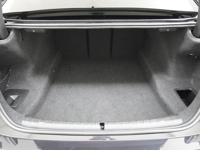 BMW 5-SERIE 540i xDrive High Executive Schuifdak Trekhaak Bowers Wilkins HUD Softclose