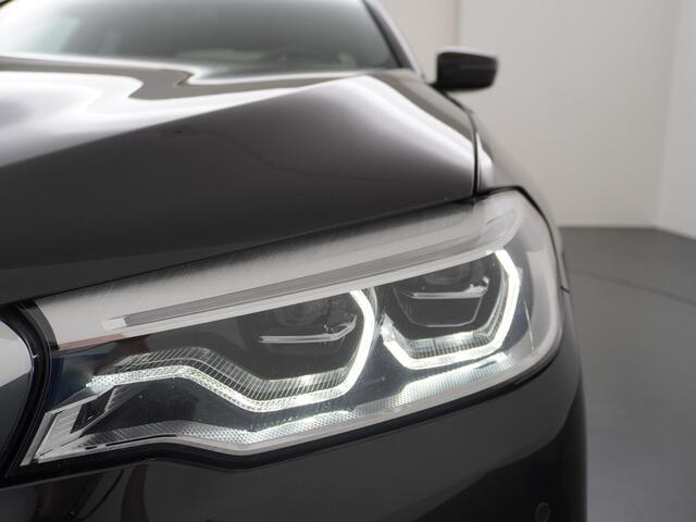 BMW 5-SERIE 540i xDrive High Executive Schuifdak Trekhaak Bowers Wilkins HUD Softclose