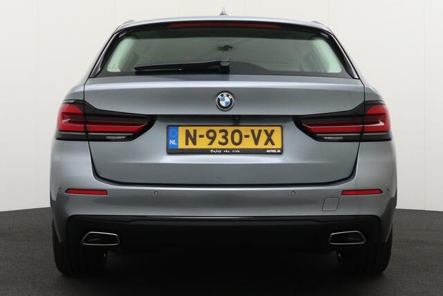 BMW 5-SERIE Touring 520d 191 PK High Exe. Camera 19' LMV Memory Laserlight
