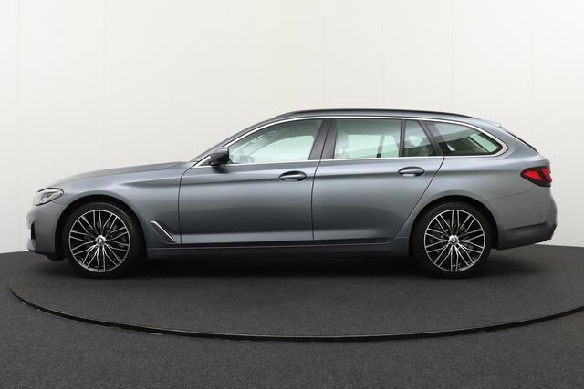 BMW 5-SERIE Touring 520d 191 PK High Exe. Camera 19' LMV Memory Laserlight