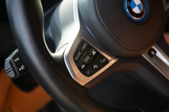 BMW 5-SERIE 545e xDrive High Executive , Adap. cruise, Sfeerverlichting, Stoel/stuurverwarming,