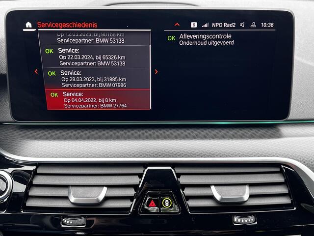 BMW 5-SERIE 545e xDrive Executive Automaat / Dealer onderhouden / 6 cilinder / Accu SoH 92% / M sportpakket xDrive / Trekgewicht 2.000 kg / EAER 55 km / Adapt. CC / Neerklapbare bank met ski-luik /