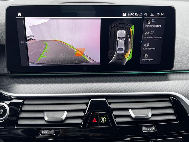 BMW 5-SERIE 545e xDrive Executive Automaat / Dealer onderhouden / 6 cilinder / Accu SoH 92% / M sportpakket xDrive / Trekgewicht 2.000 kg / EAER 55 km / Adapt. CC / Neerklapbare bank met ski-luik /