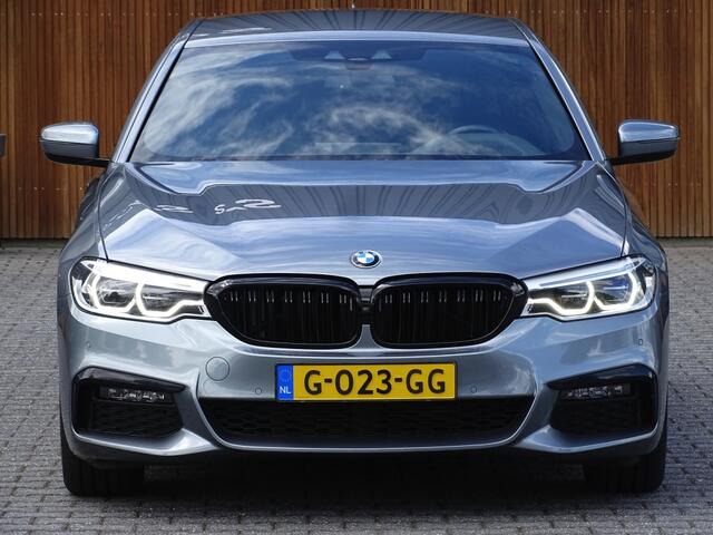 BMW 5-SERIE 520i TwinTurbo 183PK High Ex. Ed. / LCI / M-pakket / LED *NAP*