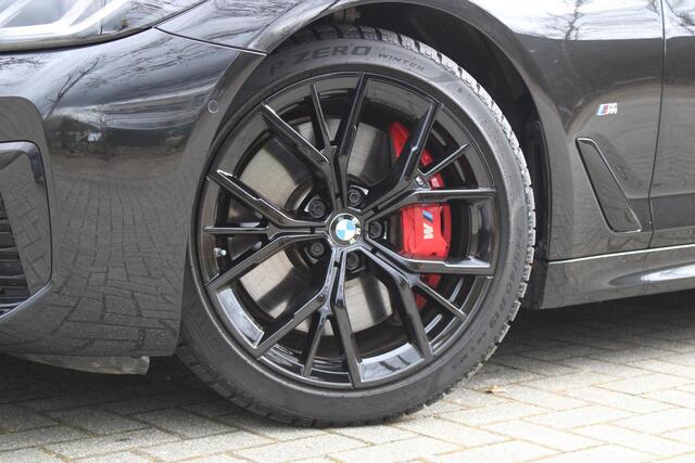 BMW 5-SERIE Touring 540d xDrive Touring High Executive M SPORTPAKKET PRO, Panoramadak elektrisch, Head-Up Display, Stuurwielverwarming, Stoelventilatie, Massagestoelen, Standkachel, Driving assistent plus, Laserlicht, Parkeerhulpsysteem Plus, Harman Kardon, Elektrisc