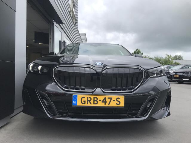BMW 5-SERIE Touring PHEV M-pakket 530e