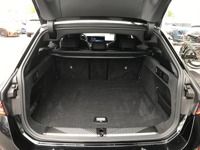 BMW 5-SERIE Touring PHEV M-pakket 530e