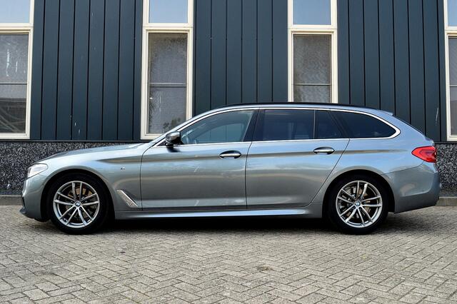 BMW 5-SERIE Touring 520i M-Sport Rijklaarprijs-Garantie Leder Interieur Led Navigatie Sfeer verlichting