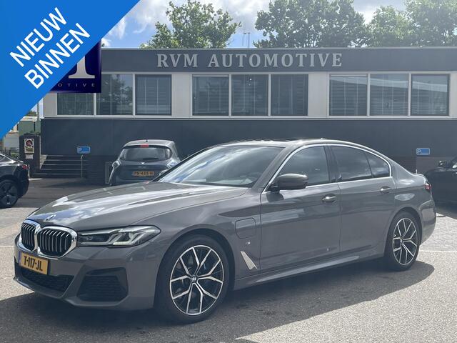 BMW 5-SERIE 530e High Executive M SPORT MEMORY SEAT | HARMAN&KARDON AUDIO | CAMERA | DODE HOEK | STUURWIELVERWARMING | SCHUIFDAK RIJKLAARPRIJS incl. 12mnd BOVAG
