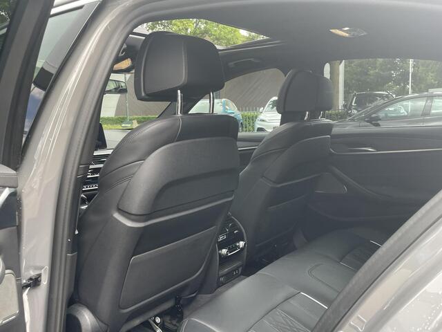 BMW 5-SERIE 530e High Executive M SPORT MEMORY SEAT | HARMAN&KARDON AUDIO | CAMERA | DODE HOEK | STUURWIELVERWARMING | SCHUIFDAK RIJKLAARPRIJS incl. 12mnd BOVAG