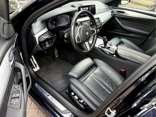 BMW 5-SERIE Touring 520i High Executive M-Sport Vol Opties!, NL. Auto