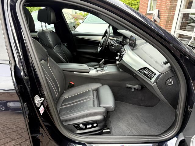BMW 5-SERIE Touring 520i High Executive M-Sport Vol Opties!, NL. Auto