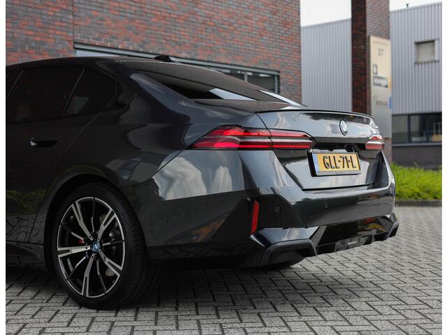 BMW 5-SERIE 530e *M-Sport*Pano*Bow&Wil*Trekhaak*