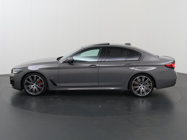 BMW 5-SERIE 530i High Executive Edition M-Sport | Laser Licht | Schuif/Kantel Dak | Stuur/Stoelverwarming | Comfort Zetels + Geheugen | 360 Camera | Adaptieve Cruise Control | Harman/Kardon Audio | Dodehoek Detectie |