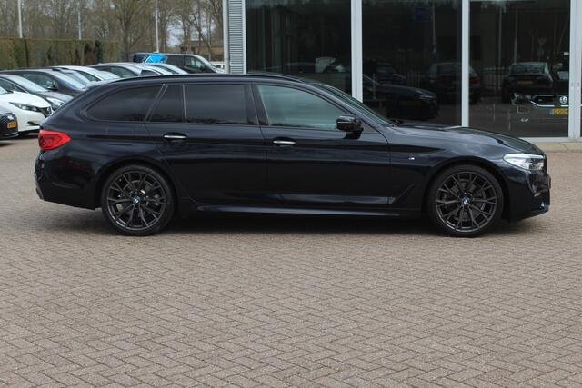 BMW 5-SERIE Touring 520d High Exe. M Sport / Panoramadak / Camera / Head-up / 19'' / Leder / Navigatie / Stoelverwarming / Cruise Control