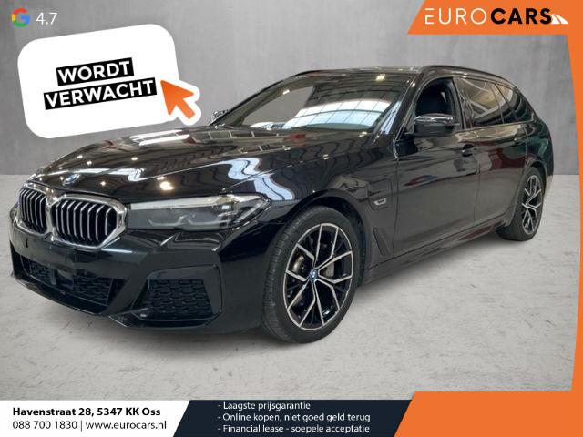 BMW 5-SERIE Touring 530e M Sport PHEV AUTOMAAT 292PK Climate control Adaptieve cruise control Keyless Parkeersensoren Achteruitrijcamera Panoramadak LED Verwarmde voorstoelen Trekhaak Apple Carplay/ Android Auto