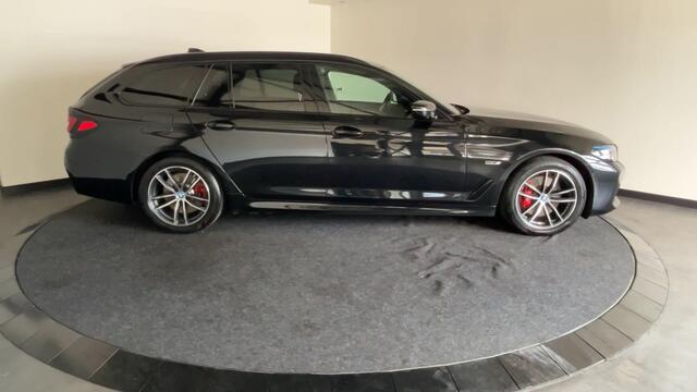BMW 5-SERIE Touring 530e Business Edition Plus | M-sport pakket | Parking pack | Connected pack professional