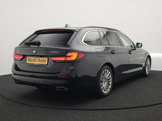 BMW 5-SERIE Touring 530e xDrive High Executive Plug In Hybrid PHEV | Trekhaak af Fabriek | Adaptive Cruise | Laser LED | Lederen Comfortstoelen Memory | Head Up | Harman Kardon | Camera | Keyless | Apple Carplay |