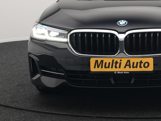 BMW 5-SERIE Touring 530e xDrive High Executive Plug In Hybrid PHEV | Trekhaak af Fabriek | Adaptive Cruise | Laser LED | Lederen Comfortstoelen Memory | Head Up | Harman Kardon | Camera | Keyless | Apple Carplay |
