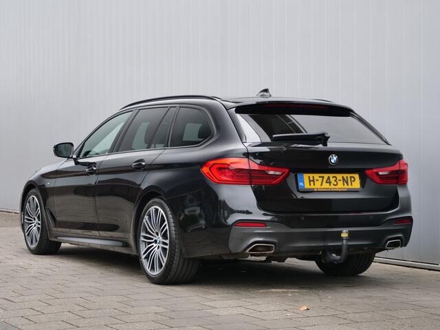 BMW 5-SERIE Touring 520i 184pk High Executive Edition Automaat Trekhaak / Panoramadak / Comfortstoel / Navigatie