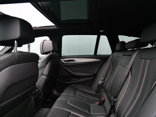 BMW 5-SERIE Touring 520i 184pk High Executive Edition Automaat Trekhaak / Panoramadak / Comfortstoel / Navigatie