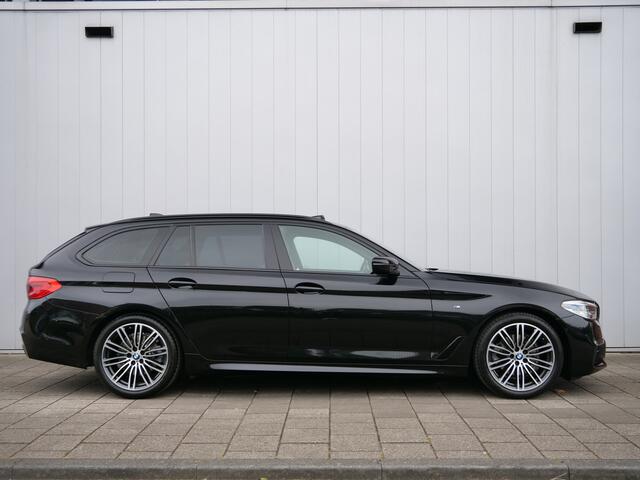 BMW 5-SERIE Touring 520i 184pk High Executive Edition Automaat Trekhaak / Panoramadak / Comfortstoel / Navigatie