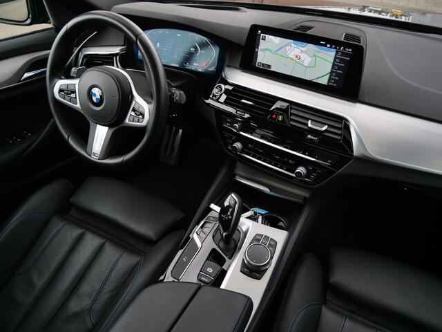BMW 5-SERIE Touring 530i 252pk High Executive Automaat M-Sport / Trekhaak / Schuifdak / Harman Kardon