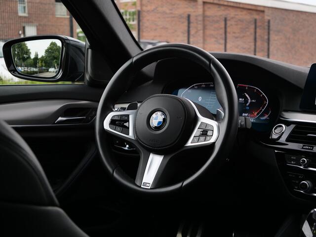 BMW 5-SERIE Touring 530i 252pk High Executive Automaat M-Sport / Trekhaak / Schuifdak / Harman Kardon
