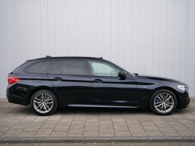 BMW 5-SERIE Touring 530i 252pk High Executive Automaat M-Sport / Trekhaak / Schuifdak / Harman Kardon