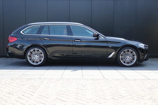 BMW 5-SERIE Touring 530i High Executive | LEDER | MEMORY | STOEL/STUURVERW. | HEAD-UP | PANO | CAMERA | AIRCO | CRUISE |