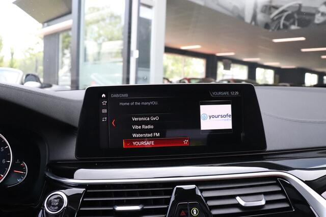 BMW 5-SERIE Touring 530i High Executive | LEDER | MEMORY | STOEL/STUURVERW. | HEAD-UP | PANO | CAMERA | AIRCO | CRUISE |