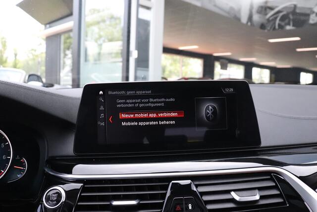 BMW 5-SERIE Touring 530i High Executive | LEDER | MEMORY | STOEL/STUURVERW. | HEAD-UP | PANO | CAMERA | AIRCO | CRUISE |
