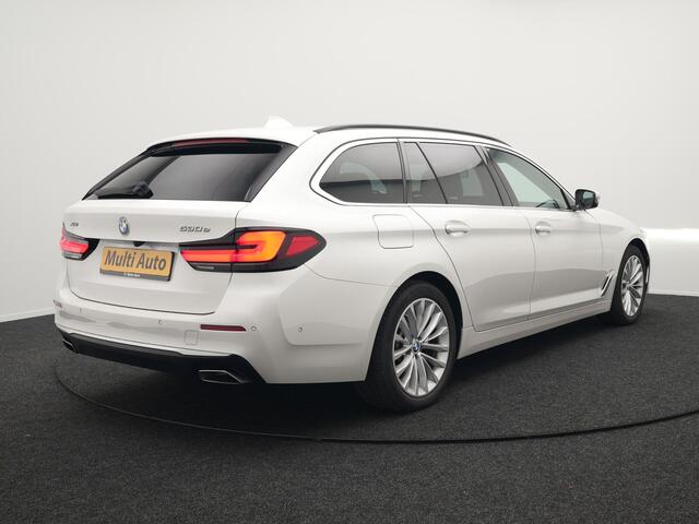 BMW 5-SERIE Touring 530e xDrive Luxury Line Plug In Hybrid 293pk PHEV | Panodak | Laser LED | 360 Camera | Lederen Comfortstoelen Memory | Head Up | Keyless | Stuur Verwarmd | BLIS |