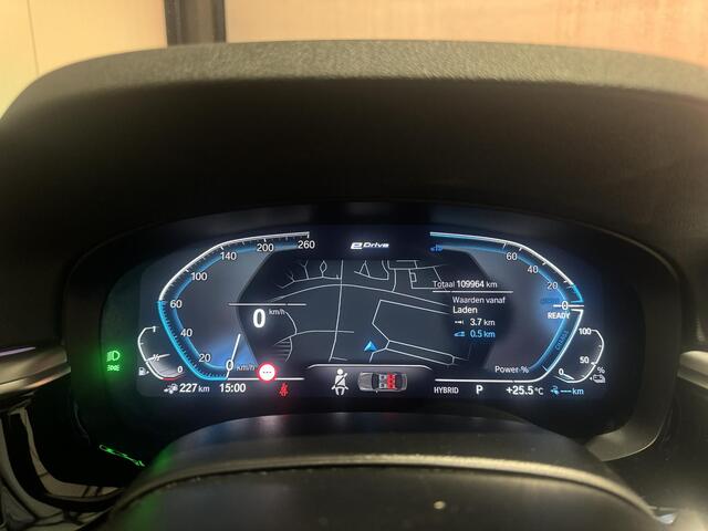 BMW 5-SERIE Touring 520e Business Edition Aut. | leder | navi | trekhaak | sfeerverlichting |