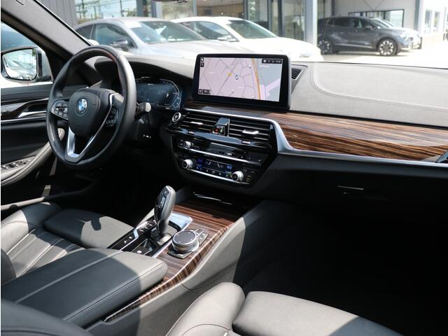 BMW 5-SERIE 530e xDrive High Executive I Leder I Keyless I Dodehoekdetectie