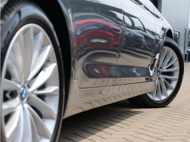 BMW 5-SERIE 530e xDrive High Executive I Leder I Keyless I Dodehoekdetectie