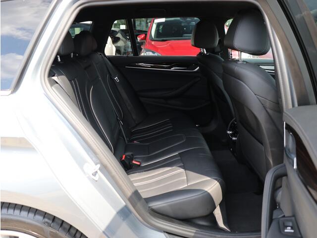 BMW 5-SERIE 530e xDrive High Executive I Leder I Keyless I Dodehoekdetectie