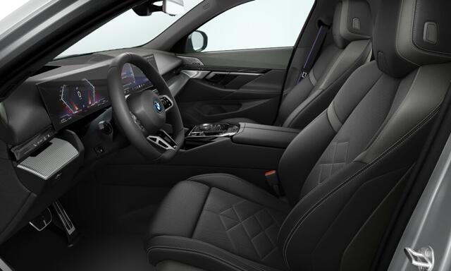 BMW 5-SERIE 550e xDrive M-Sport Pro - Individual "Frozen Pure Grey" - Onderstel Prof - Comfortzetels