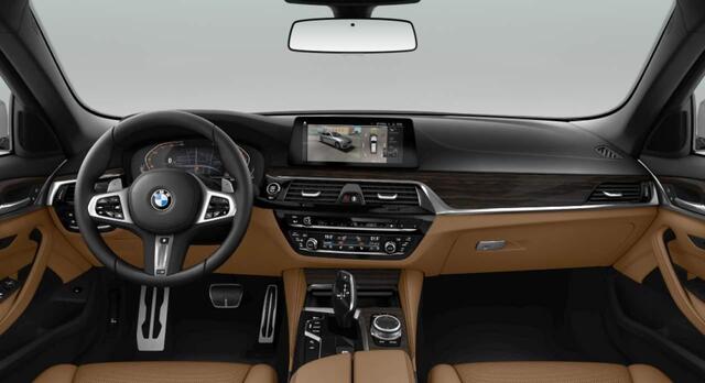 BMW 5-SERIE Touring 540i xDrive M-Sport | Panoramadak | Stoelventilatie | Head Up