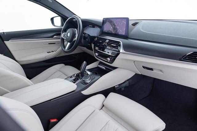 BMW 5-SERIE 530 i Touring High Executive Edition | PANORAMA | CARBON SCHWARZ |