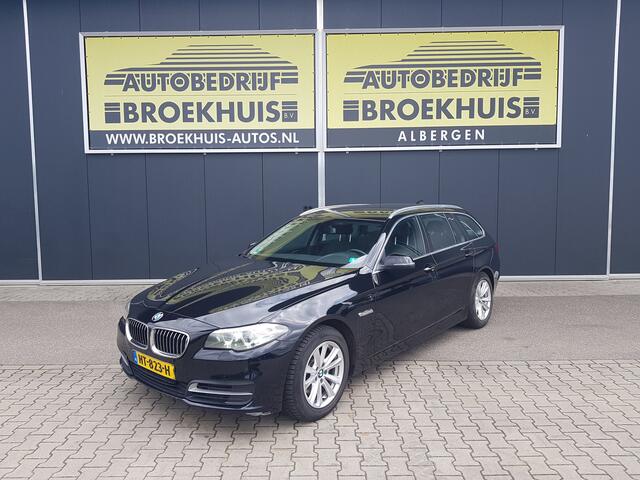 BMW 5-SERIE Touring 520i Black & Silver line Executive
