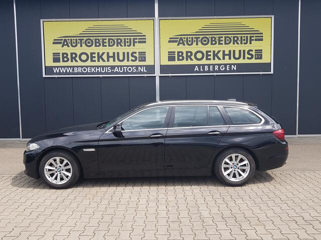 BMW 5-SERIE Touring 520i Black & Silver line Executive
