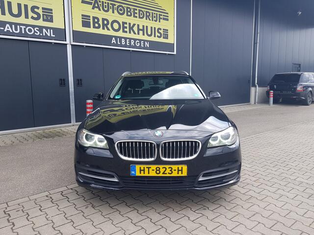 BMW 5-SERIE Touring 520i Black & Silver line Executive