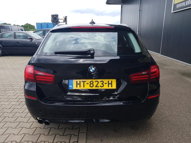 BMW 5-SERIE Touring 520i Black & Silver line Executive