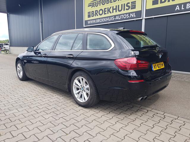 BMW 5-SERIE Touring 520i Black & Silver line Executive