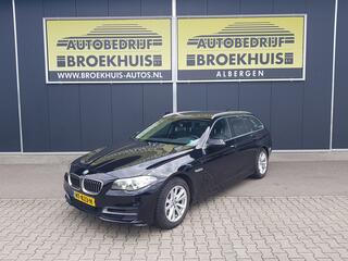 bmw-5-serie-touring-520i-black-&-si