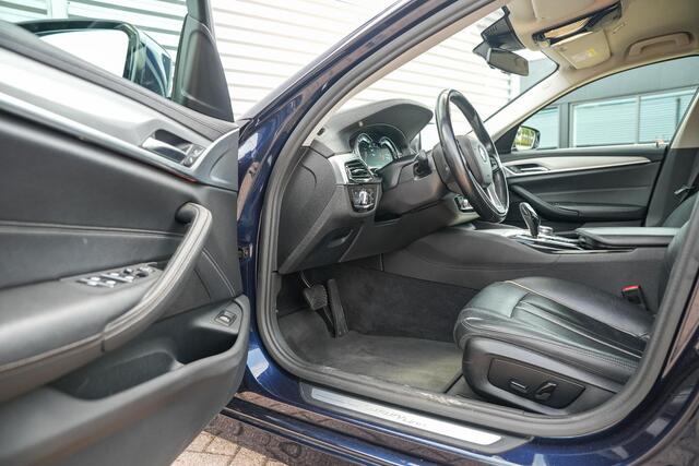 BMW 5-SERIE Touring 520i Executive Leer Navi LED Cruise Clima PDC